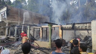 Kebakaran Hanguskan 8 Rumah Di Kampuang Balai, 35 Orang Kehilangan Tempat Tinggal