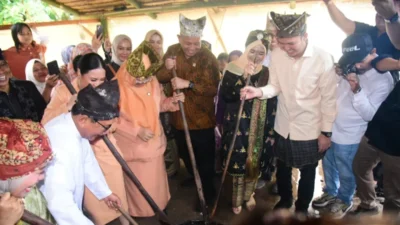 Wamen Helvi Moraza Buka Festival Juadah 2025 di Padang Pariaman