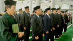 Gelar Sumpah Jabatan di Masjid, Bupati Agam Tekankan Integritas Kepada 154 Pejabat yang Dilantik