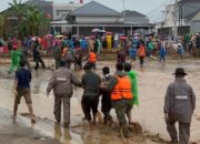 BREAKING NEWS — Banjir Bandang Terjang Lubuk Minturun, Satu Korban Meninggal Ditemukan