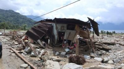Banjir Bandang di Sungai Batang Agam: 10 Warga Meninggal, Ratusan Masih Bertahan di Pengungsian