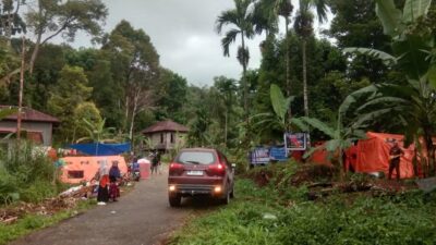 Korban Banjir Bandang Sungai Batang Mengungsi ke Maninjau, 185 Jiwa Bertahan di Tenda Darurat