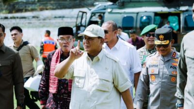 Prabowo Tinjau Lokasi Banjir dan Longsor di Padang Pariaman, Dorong Percepatan Pemulihan
