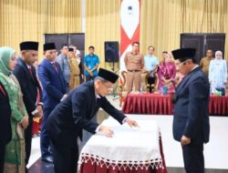 Bupati Padang Pariaman Lantik 7 Pejabat Pimpinan Tinggi Pratama dan 13 Pejabat Fungsional