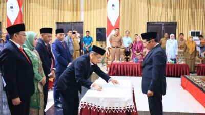 Bupati Padang Pariaman Lantik 7 Pejabat Pimpinan Tinggi Pratama dan 13 Pejabat Fungsional