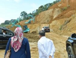Bupati Agam Tinjau Jalan Alternatif Malalak, Target Roda Empat Bisa Lewat Jelang Lebaran