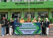 Sekolah Sahabat Remaja: Edukasi Kesehatan Reproduksi oleh Program Studi DIII Kebidanan di SMA N 1 Tilatang Kamang