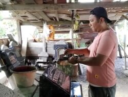 Berkah Ramadan, Perajin Batu Nisan di Desa Pauh Pariaman Kebanjiran Pesanan