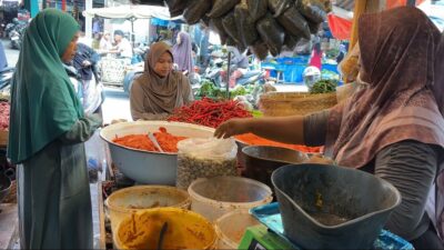 Harga Bahan Pokok di Pasar Pariaman Jelang Ramadan 2026 Stabil, Cabai Merah dan Telur Naik
