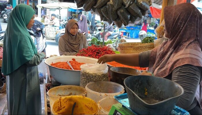 Harga Bahan Pokok di Pasar Pariaman Jelang Ramadan 2026 Stabil, Cabai Merah dan Telur Naik
