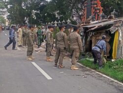 Satpol PP Klaten Bongkar Warung Esek-esek Dekat Pura Jelang Ramadhan 1447 H
