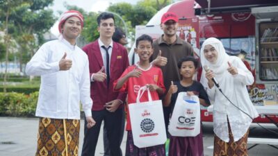 Ngabuburit UMM di Taman Merjosari, Cosplay KH Ahmad Dahlan Hidupkan Spirit Literasi dan Al-Ma’un