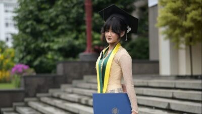 Wisudawan Termuda Kedokteran UGM, Farras Ulinnuha Lulus di Usia 19 Tahun dan Siap Mengabdi ke Lampung