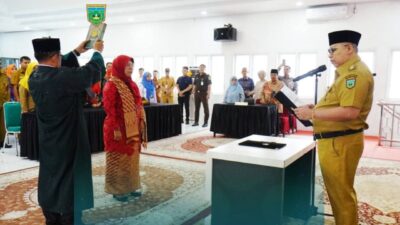 Wali Kota Hendri Arnis Lantik Wita Desi Susanti sebagai Pj Sekdako Padang Panjang
