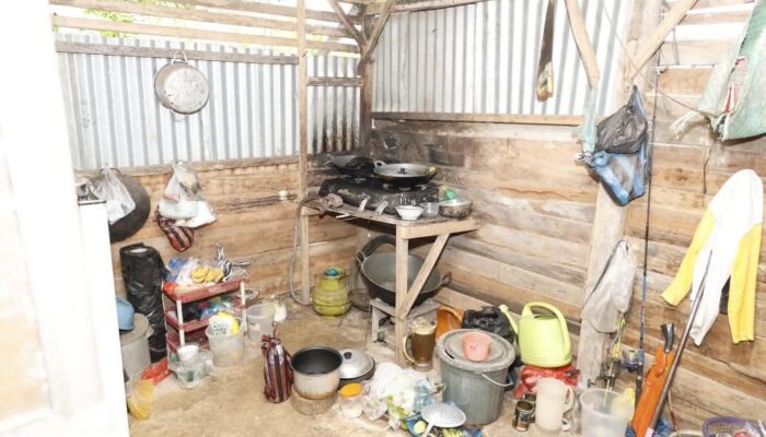 10 Tahun Menumpang, Siti Akhirnya Dapat Bantuan Rumah dari Gubernur Mahyeldi