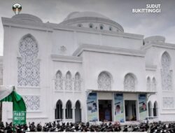 Lebaran di Bukittinggi: Saat Masjid Jadi Rumah Singgah Pemudik