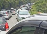 Kemacetan Parah di Sitinjau Lauik Padang, Antrean Kendaraan Capai 2 Kilometer