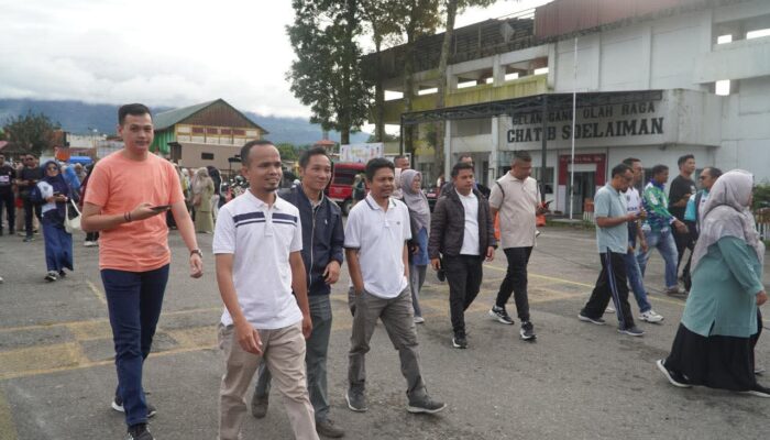 WFH Berlaku, Pemko Padang Panjang Gelar Jalan Sehat ASN di Lapangan Bancalaweh