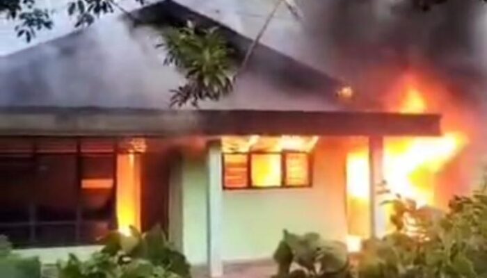 Kebakaran Koto Gadang Agam, Damkar Kehabisan BBM di Tengah Jalan