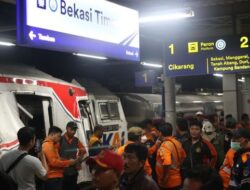 BREAKING: KA Argo Bromo Anggrek Tabrak KRL di Bekasi Timur, Evakuasi Penumpang Masih Berlangsung