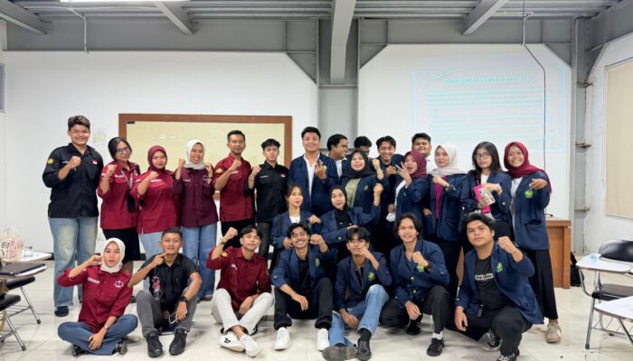 Mahasiswa Hukum UNISBAR dan UBH Gelar Silaturahmi dan Study Tour di Padang