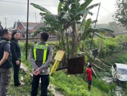 Tragis! KA Argo Bromo Anggrek Tabrak Avanza di Grobogan, 4 Orang Tewas