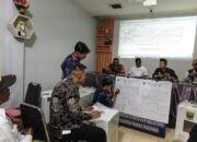 ■ Kotak suara dari 11 TPS di Nagari III Koto Aur Malintang tiba di kantor wali nagari untuk dilakukan rekapitulasi suara pasca pemungutan suara Pilwana Serentak 2026.