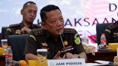 Mantan Jampidsus Febrie Adriansyah Jadi Tersangka Korupsi dan TPPU, Polri Limpahkan Tiga Perkara ke Kejagung