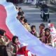 Walikota Riyanda Putra Apresiasi Pawai Bendera Merah Putih Terpanjang di Kecamatan Barangin
