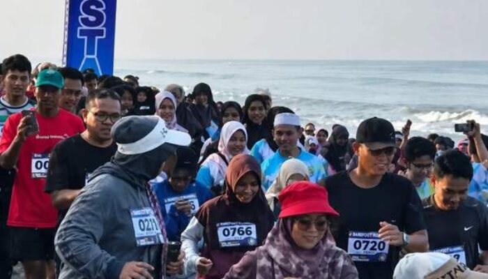 Barefoot Runinng Padang Pariaman 2026 Sukses, Keindahan Pantai Katapiang Mendunia!