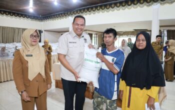 640 Keluarga Kurang Mampu di Pariaman Tengah Terima Bantuan Pangan Beras Pemerintah