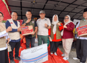 Pemko Padang Panjang dan Baznas Salurkan Bantuan untuk Korban Banjir Bandang di Arosuka