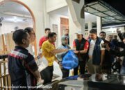 Bank Nagari Salurkan 400 Paket Bantuan untuk Korban Banjir Padang